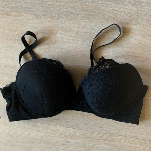 SPANX Other - Spanx black lace bra 38c like new